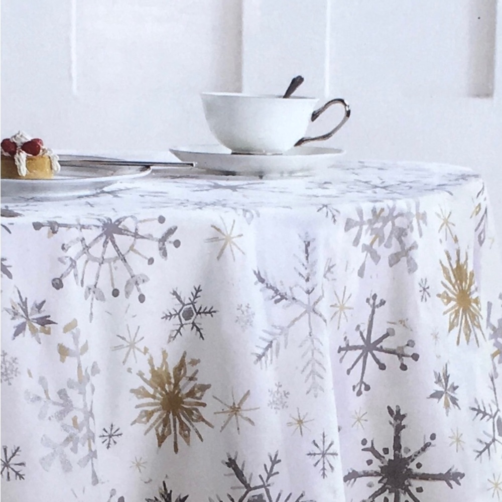 Dash Away Home Round Tablecloth